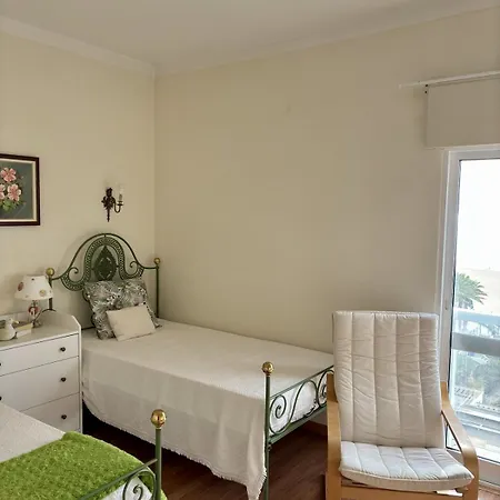 Mar No Horizonte - Seafront 2br With Balcony And Garage